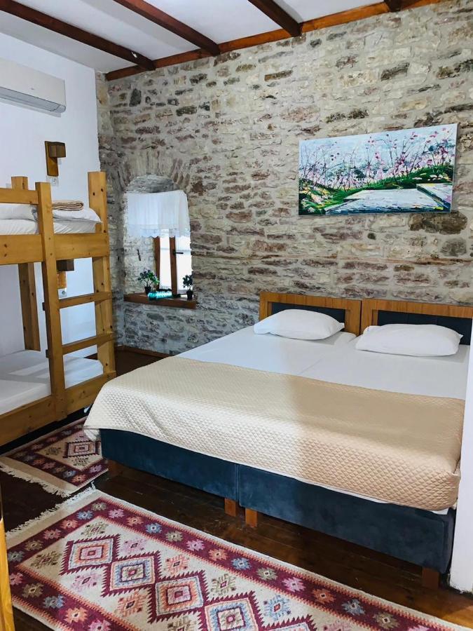 Guest House And Hostel Val-Mar Gjirokastër Exterior foto