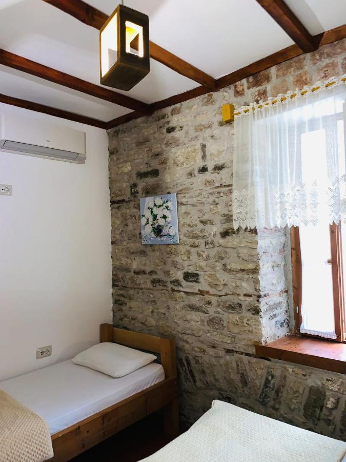 Guest House And Hostel Val-Mar Gjirokastër Exterior foto